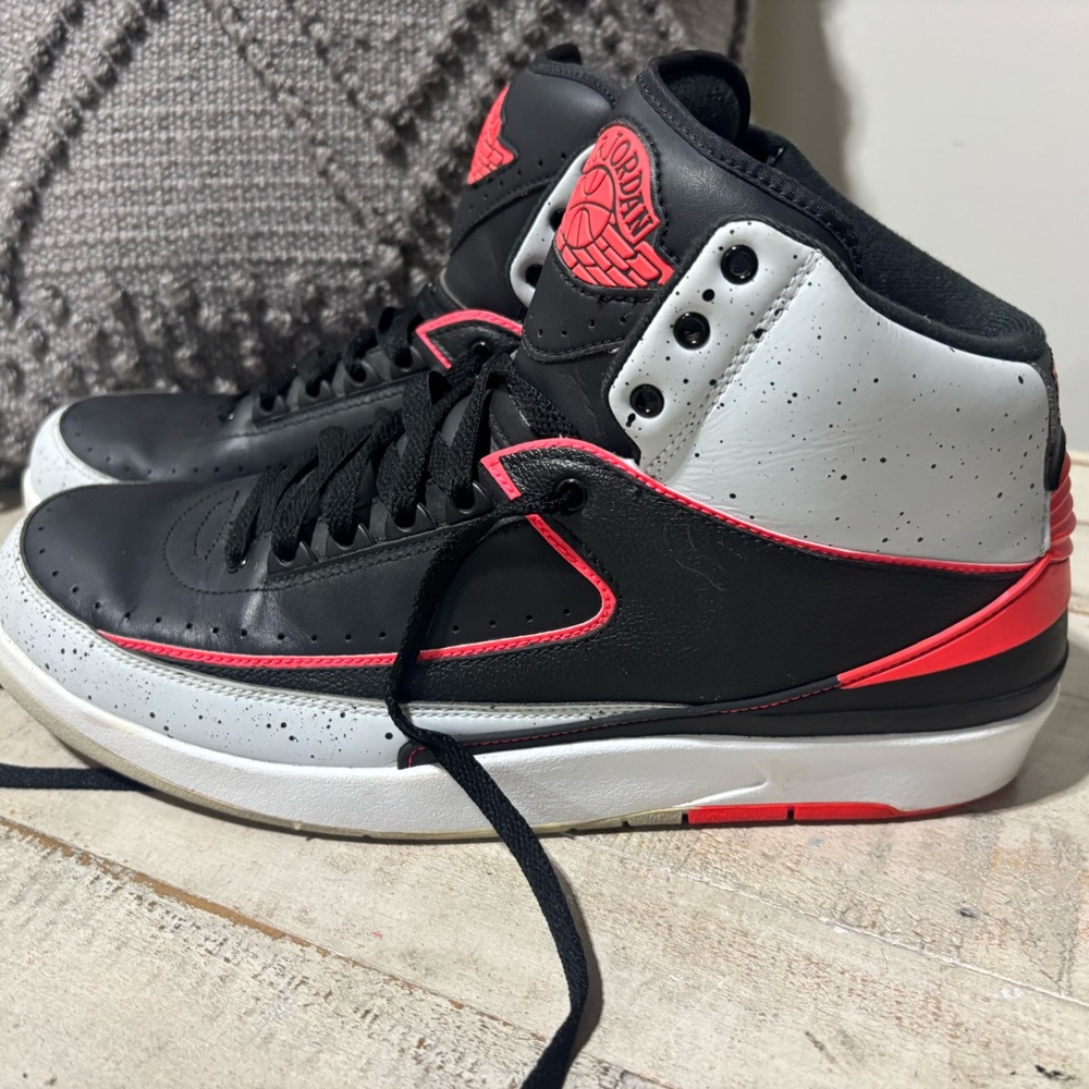 Nike AirJordan Retro 2 385475-023- Size 12 - Picture 3 of 8